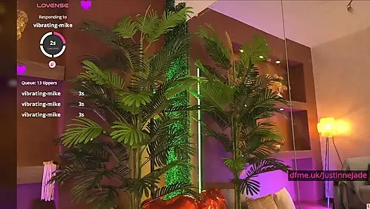 Justinejade eingeölt strip-dance - zieht sich langsam aus, bis du kommst