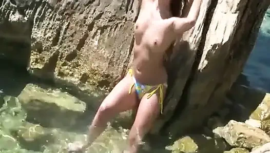 929 Lili Blonde and Sexy Woman Make Striptease in Ocean