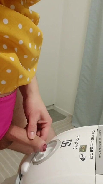 Loser fucks vaccum cleaner