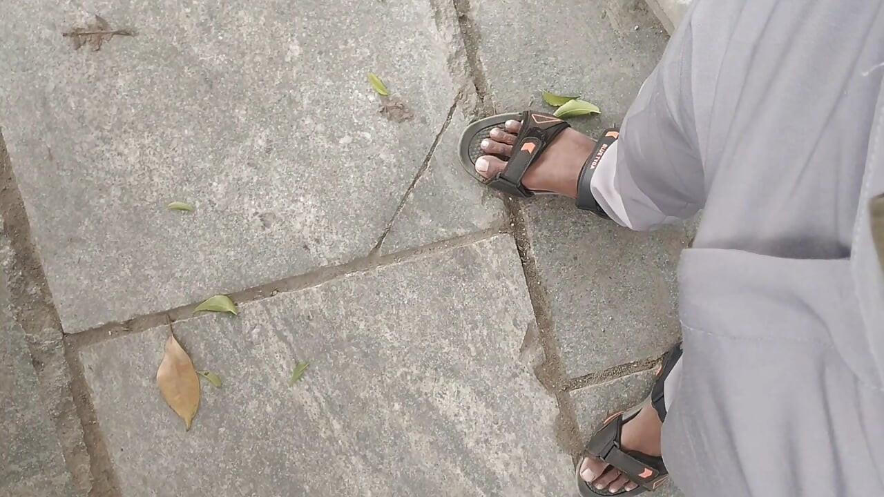 Tamilteninches BBC Show on Bus Stand