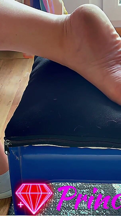 Pretty feet cum on soles footfetish | Clip 2