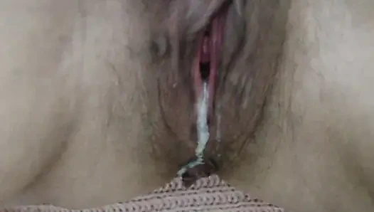 Behaarte Muschi super flowed