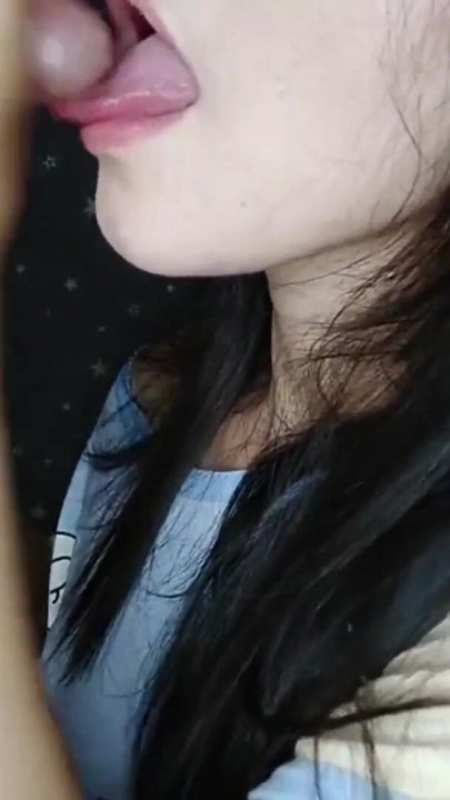 Aku crot di dalam istriku saat dia masih pakai baju kerja. | Klip 2