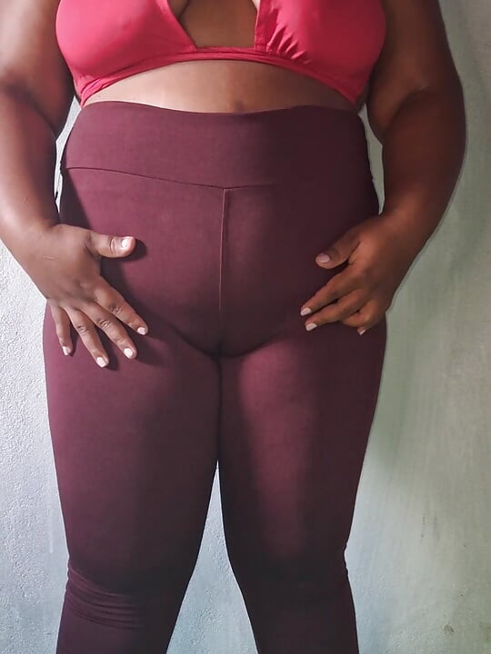 Ibu hot temanku pakai legging untuk pergi ke gym