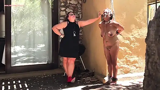 Dominatrix sahibe April - Rose için bahçe işkencesi