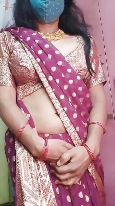Wear saree