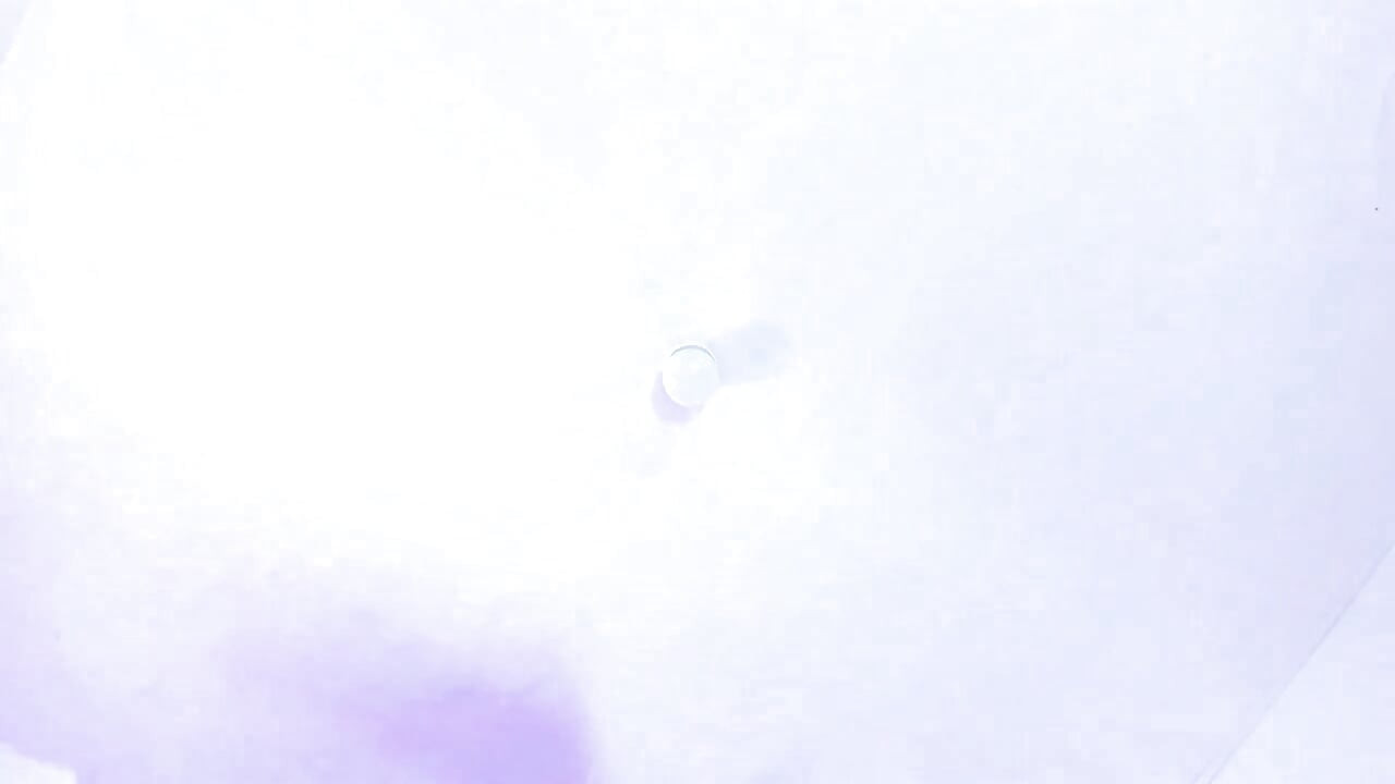 小柄で魅力的な女の子がペニスを求め、あなたの欲望を満たす準備ができています パート2