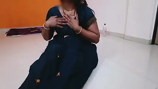 Rhea ji disetubuhi oleh pacarnya dengan gaya desi, dan Riya diberi kesenangan