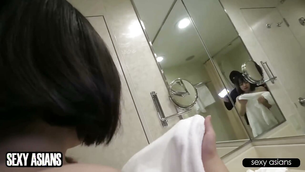 Uncensored Amateur H Cup Baby Face Beauty Shows Her Growing Curves in Raw Sex and a Creampie Finish