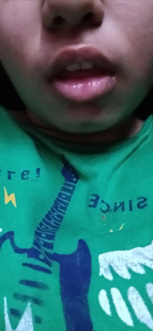 Having fun with the tongue👅