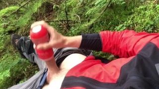 Tenga dans la forêt écossaise