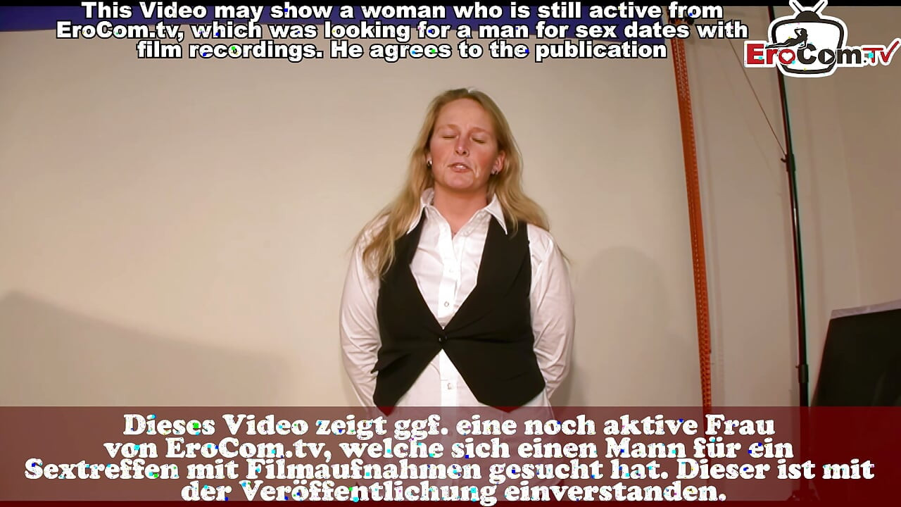 Niemiecka blondynka milf namawia do masturbacji