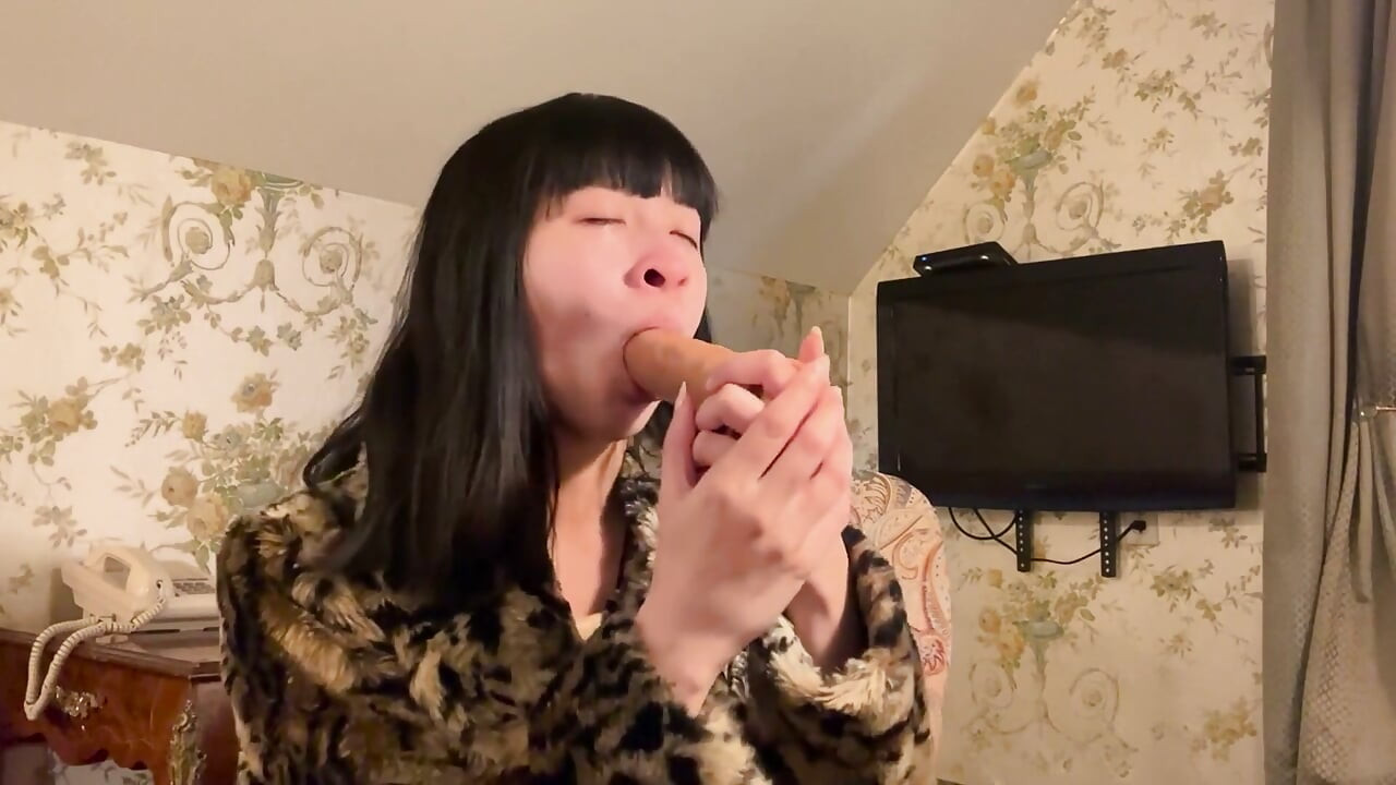 Cableman ile flört ediyor