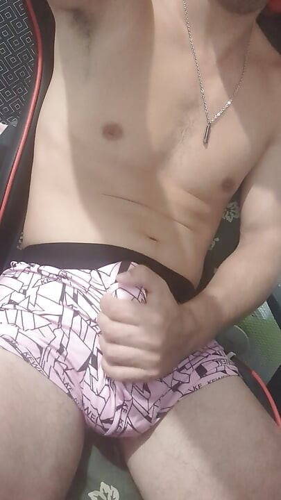 Puffy briefs