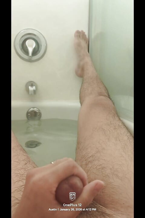 Solo Dick Rubbing in Bathtub