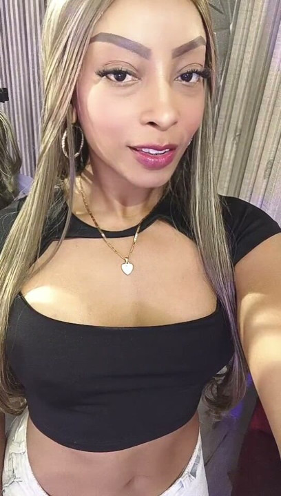 Come say hi, Im in a playful mood today