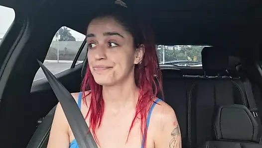 Водитель приложения застал пассажира за мастурбацией сзади!