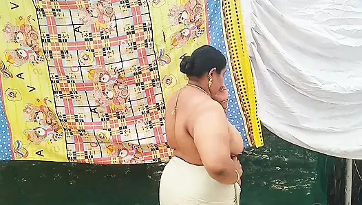 Kakak ipar kerala tradisional lagi pamer besarnya sambil topless