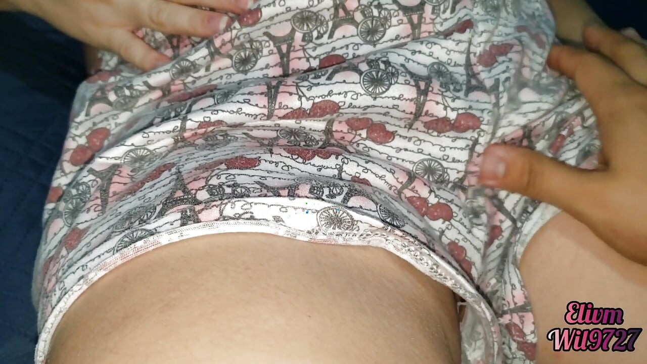 내 의붓딸을 따먹을 때 Xxx Desi, 그녀의 보지가 너무 귀엽다는 걸 알겠어