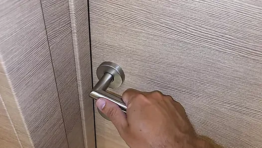 Sie machte sich bereit fürs bett, aber ich musste sie mit sperma füllen