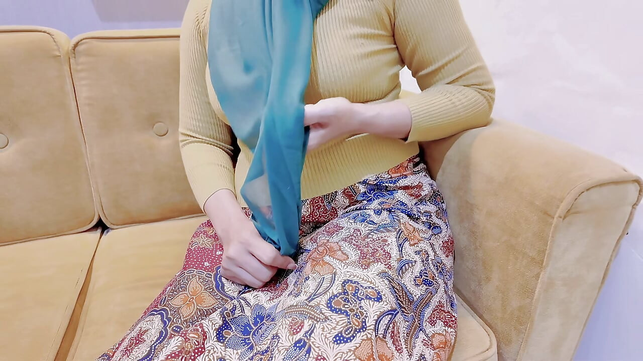 Village girl is framed by a naughty man while visiting the city