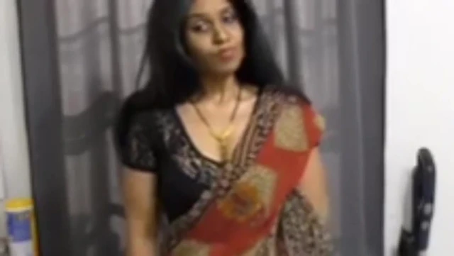 Hot Bhabhi Masturbating