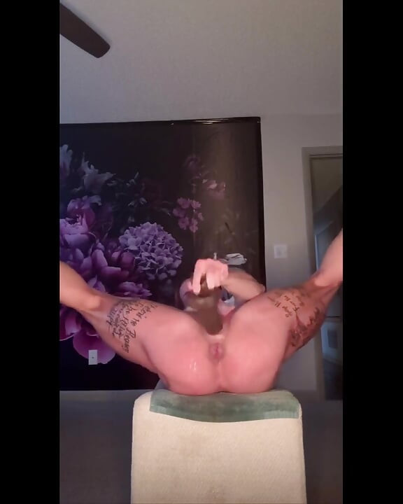 Muscle Slut Masturbation