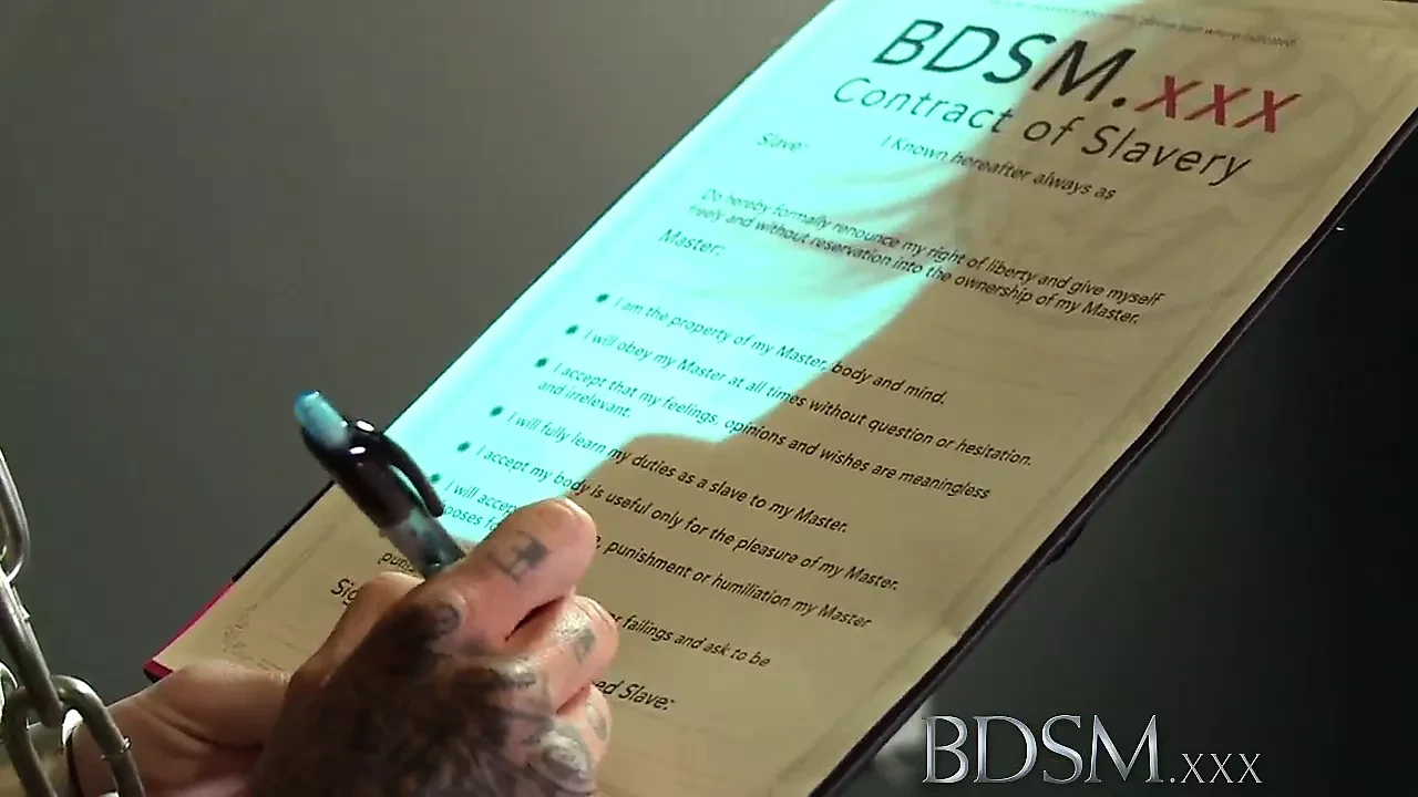 곧 배울 수 있는 족쇄 또는 묶인 BDSM xxx