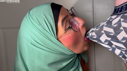 Hijabi Aaliyah Yasin Gives a Super Sloppy Blowjob