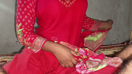 Part-1 Jija ji seduce her sexy sali on the bed and ask her to give him blowjob