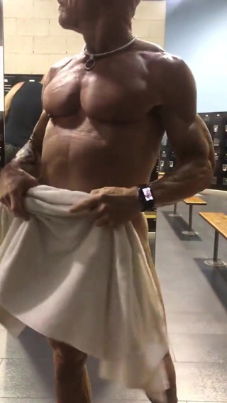 Slut at the gym. Preparing for use.