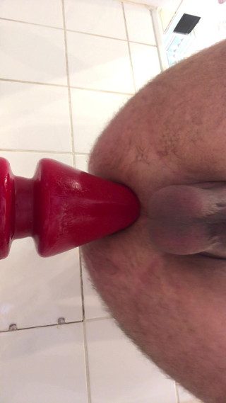 xTreme 1# Red Boy XL The Challenge plug anal fuck with gape