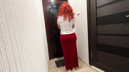 MILF was waiting for a delivery but got a dick in her ass