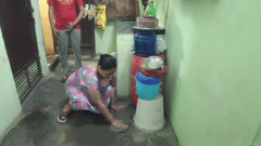 Meri Hot Nokarni Pocha Laga Rahi Thi, Maine Piche Se Pakad Kar Muh Mein Thok Diya