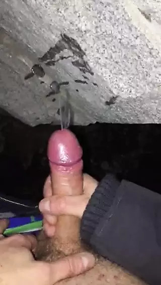 huge outdoor cumshot in China