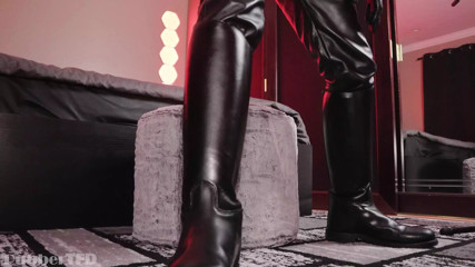 LEATHER WORSHIP SESSION