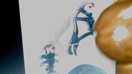 White feet Black load
