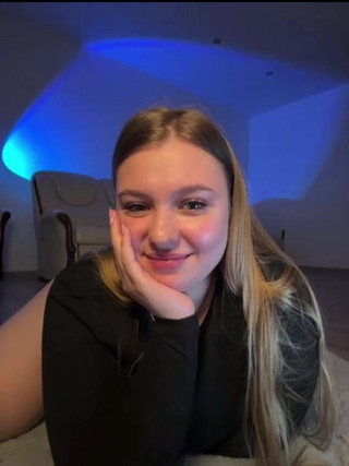 Bouncing huge tits and masturbate fat pussy
