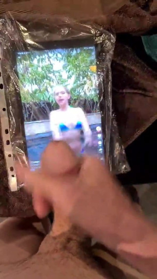 Jordyn Jones edging