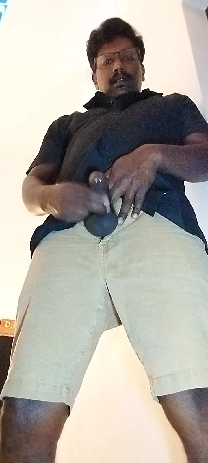 show's on cam