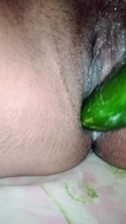 Beautiful pussy Asian Mommy & Long cucumber sex