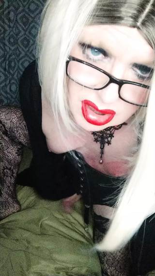 Blonde Trans cumming