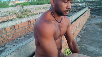 MARRIED AND NAUGHTY WOMAN LEAVES HOME TO GIVE ASS AND TAKE FINGER IN CONSTRUCTION