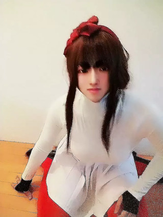 Japanese crossdresser masturbates. thumbnail