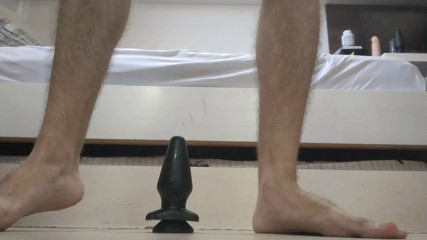 Inserting huge plug anal