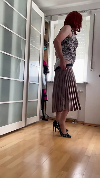 REdy for taking me out! My Outfit for going out for Dinner Date