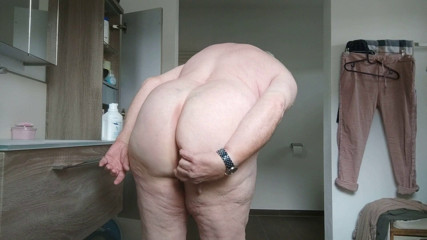 Presenting my beautiful ass!