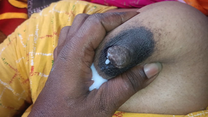 Padosan bhabhi ka dudh nikal Diya aur Kiya jabardast chudai