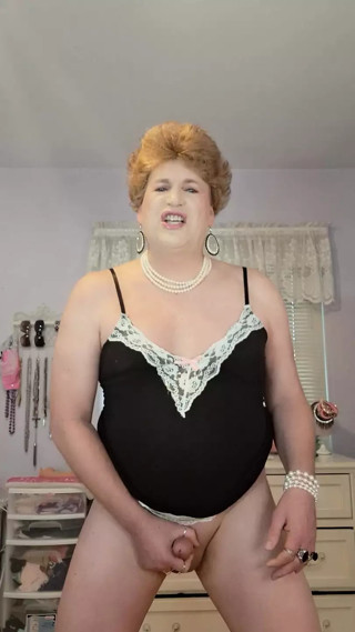 Golden Gurl Vicki is a greedy granny tranny thumbnail