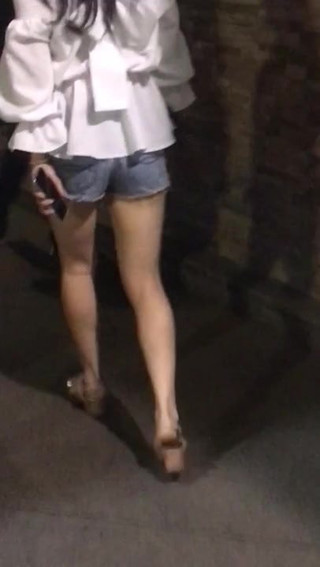 Nice Korean legs!!